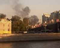 Пожар в центре Москвы: на Новом Арбате загорелось недостроенное офисное здание