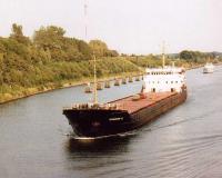 Теплоход и баржа потерпели крушение на реке Обь