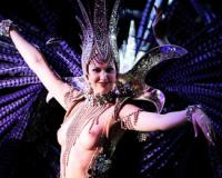 Русские красавицы покоряют зрителей парижского кабаре LIDO