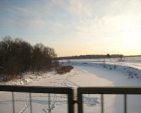 Опасные игры: прыгая с моста, малыши провалились под лед под Рязанью