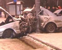 Смертельное ДТП на Хорошевском шоссе: автомобиль Mercedes протаранил столб