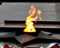 В Астрахани задержаны 5 подростков, устроивших фотосессию на фоне потушенного ими «Вечного огня»