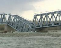 МЧС: на перегоне Сочи - Дагомыс рухнул железнодорожный мост