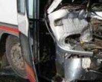В центре Ростова-на-Дону рейсовый автобус без водителя протаранил жилой дом