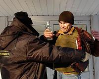 В Москве пьяный сотрудник МВД с приятелем избил и ограбил полицейского