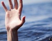 Случайные прохожие спасли тонущего в Москве-реке мужчину