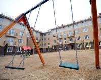 Трагедия в Подмосковье: на детской площадке качели убили 5-летнюю девочку