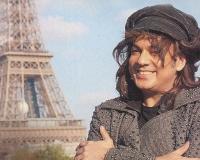 Филипп Киркоров не смог спрятаться от поклонников даже в Париже