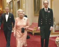 Роль «девушки Бонда» принесла королеве Великобритании Елизавете II престижную кинонаграду