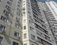 Мужчина, зарезавший свою жену, выжил после падения из окна седьмого этажа