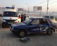 Массовая авария в Иркутске: два человека пострадали при столкновении 20 автомобилей