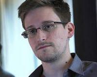 Эдвард Сноуден обратился к властям России с просьбой о предоставлении ему политубежища