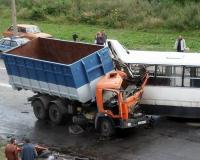 Смертельное ДТП в Хабаровском крае: два человека погибли при столкновении автобуса и грузовика