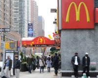 В Нью-Йорке проходит крупнейшая забастовка работников фаст-фуда
