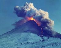 Камчатка: после года «молчания» активизировался вулкан Ключевская сопка - в кратере раздаются сильные взрывы