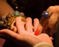 Московские экстрасенсы «развели» жительницу Ярославля на «страшном проклятии»