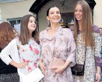 Екатерина Стриженова готовится стать бабушкой