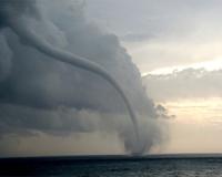 Над Сочи нависла угроза «атаки» 10 смерчей одновременно