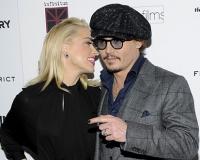 Джонни Депп украсил любимую на 50 тысяч долларов