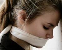 Арестованы сутенеры из Питера, продававшие школьниц в сексуальное рабство через Интернет