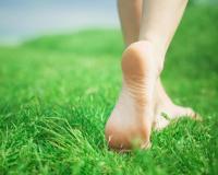 С чрезмерной сухостью стопы актуальны следующие методы борьбы