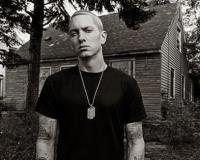 Рэпер Эминем спалил свой дом детства ради новой пластинки