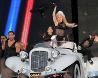 Мадонна сделала рождественский подарок для фанатов