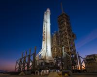       ,    SpaceX