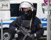 Власти Германии: восемь немецких полицейских в числе пострадавших во время беспорядков ультраправых