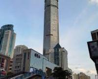 Эвакуация на SEG Plaza: трясущийся небоскреб в Китае заставляет покупателей спасаться бегством