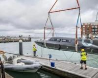 В Британии испытали военный катер, который может плавать, как субмарина