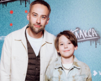 Дмитрий Шепелев вместе с сыном посетил премьеру сериала «Плакса»