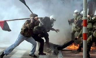 Убийство подростка вызвало массовые беспорядки в Греции