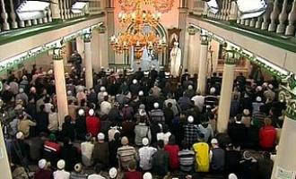 Мусульмане отмечают праздник жертвоприношения Курбан-байрам