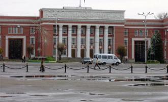 Во всех школах и вузах Таджикистана запретили мобильники