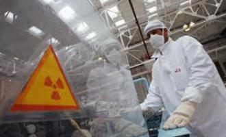 В подвалах второго реактора «Фукусимы-1» резко повысился уровень радиации