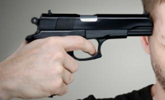 В Москве офицер ФСБ выстрелил себе в висок из травматического пистолета
