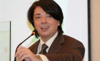 Валентин Юдашкин начал выпуск обуви