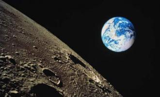 Российские космонавты в 2015 году высадятся на Луну