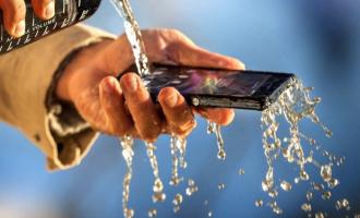 Sony анонсировала устойчивый к воде смартфон Xperia Z с огромным экраном