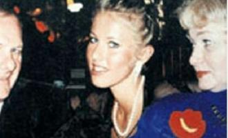 Людмила Нарусова показала детские фото Ксении Собчак, оскорбив при этом дочь