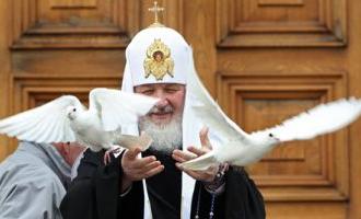 Благовещение: Патриарх Кирилл по традиции выпустит сегодня в небо белых голубей