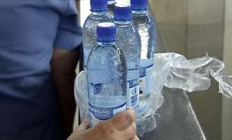 В Москве незаконно продают воду, предназначенную для бесплатной раздачи горожанам