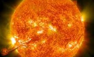 NASA: магнитное поле Солнца в ближайшие месяцы «перевернется»