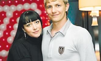 В семье нападающего Романа Павлюченко ожидают пополнения
