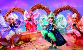 Куклы Bratz можно переодеть в птиц.