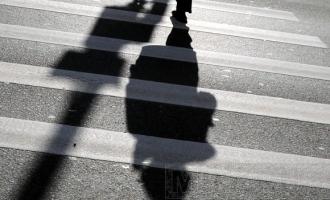 На ярославской трассе под колесами «Волги» погибли молодая женщина и двое малышей