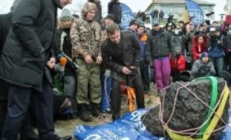 Большие осколки Челябинского метеорита удалось поднять со дна озера Чебаркуль