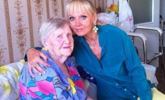 Валерия улетела в Самару, чтобы поздравить свою бабушку с 100-летним юбилеем