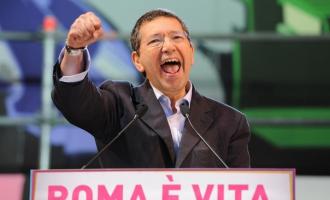 Мэр Рима пообещал раздеться до гола, если «Рома» возьмет скудетто